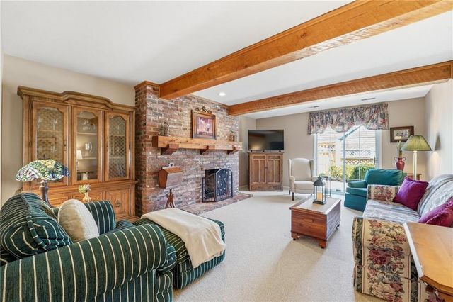 338 Woodlawn Circle, Lawrence, KS 66049