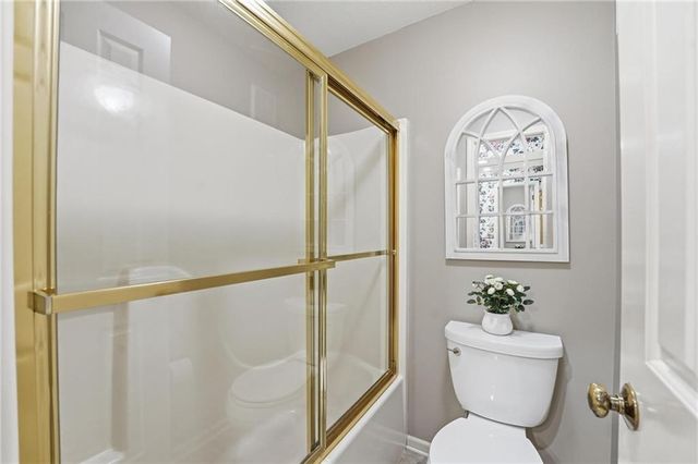 338 Woodlawn Circle, Lawrence, KS 66049