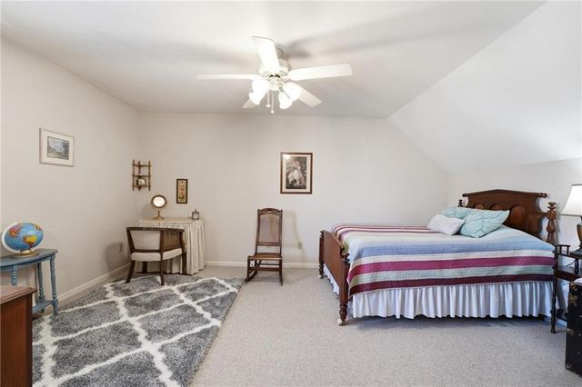 338 Woodlawn Circle, Lawrence, KS 66049