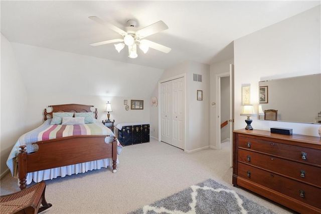 338 Woodlawn Circle, Lawrence, KS 66049