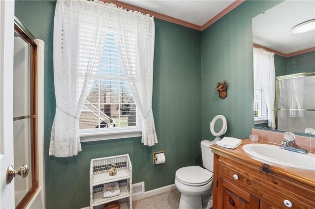 338 Woodlawn Circle, Lawrence, KS 66049