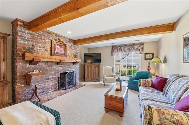 338 Woodlawn Circle, Lawrence, KS 66049