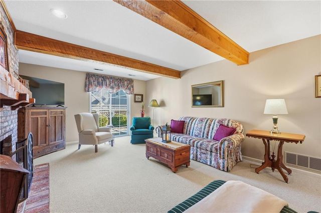 338 Woodlawn Circle, Lawrence, KS 66049