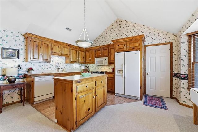 338 Woodlawn Circle, Lawrence, KS 66049