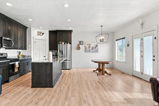 2822 N 3975 W, Plain City, UT 84404