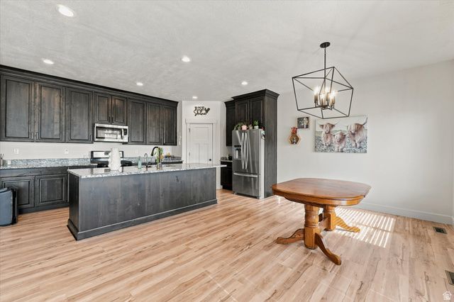 2822 N 3975 W, Plain City, UT 84404