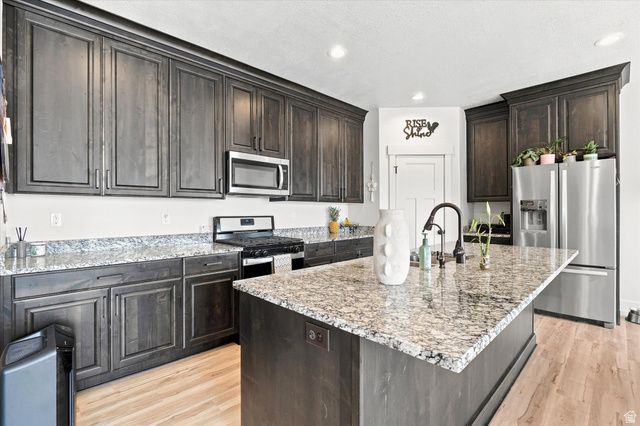 2822 N 3975 W, Plain City, UT 84404