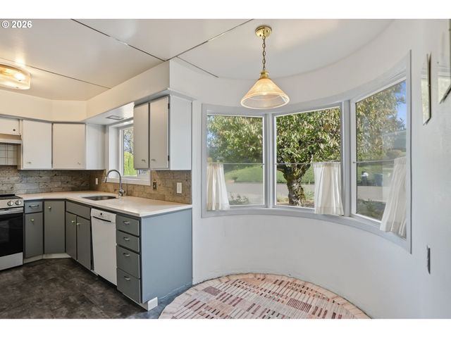 2785 BOLTON Ter S, Salem, OR 97302