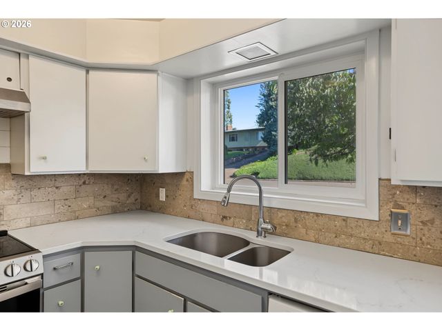 2785 BOLTON Ter S, Salem, OR 97302