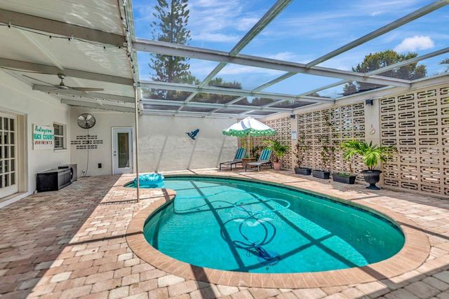 1950 45TH STREET N, St Petersburg, FL 33713