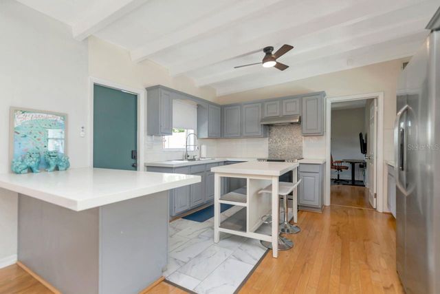1950 45TH STREET N, St Petersburg, FL 33713