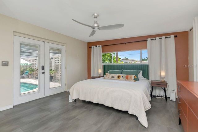 1950 45TH STREET N, St Petersburg, FL 33713