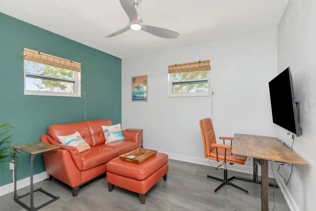 1950 45TH STREET N, St Petersburg, FL 33713
