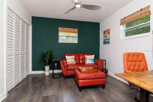 1950 45TH STREET N, St Petersburg, FL 33713