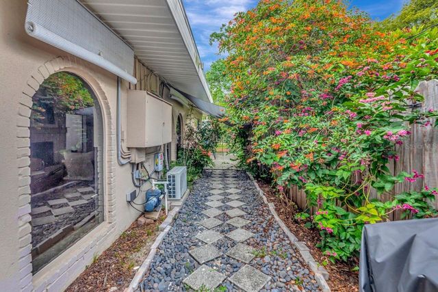1950 45TH STREET N, St Petersburg, FL 33713