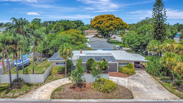 1950 45TH STREET N, St Petersburg, FL 33713