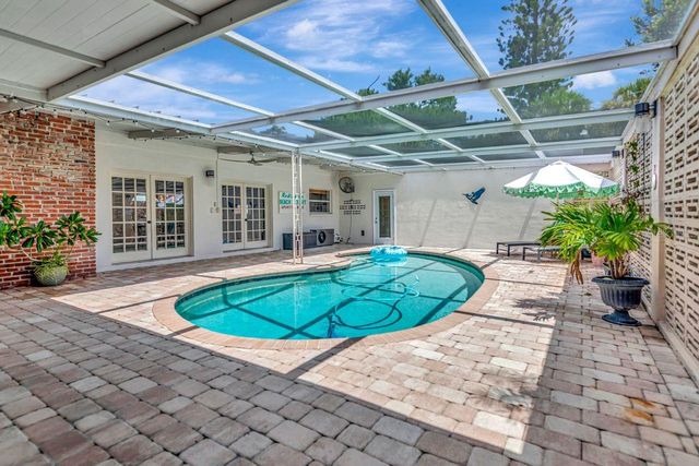 1950 45TH STREET N, St Petersburg, FL 33713