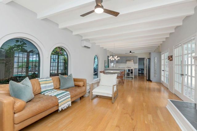 1950 45TH STREET N, St Petersburg, FL 33713