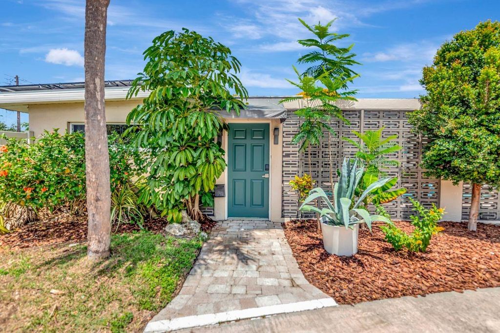 1950 45TH STREET N, St Petersburg, FL 33713