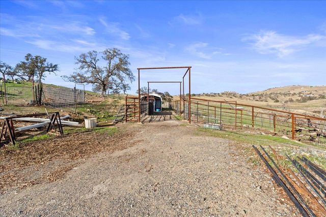 1904 Ca-132, La Grange, CA 95329