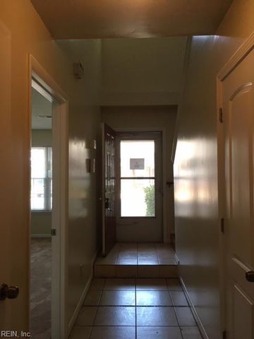 16 Hackberry PL, Hampton, VA 23666