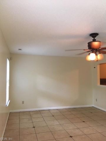 16 Hackberry PL, Hampton, VA 23666