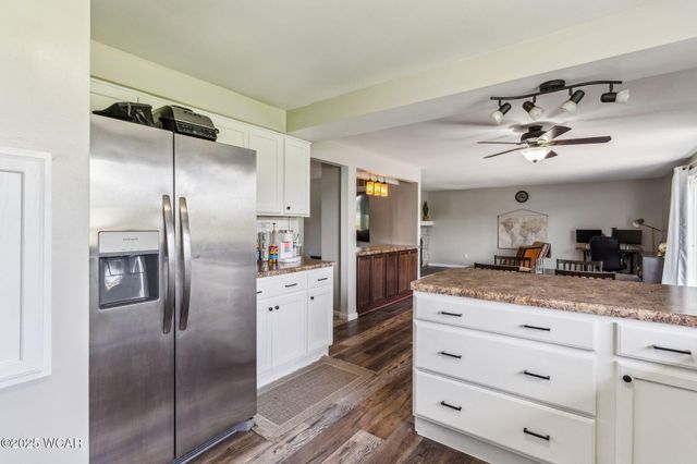 209 Barnsbury Drive, Lima, OH 45804