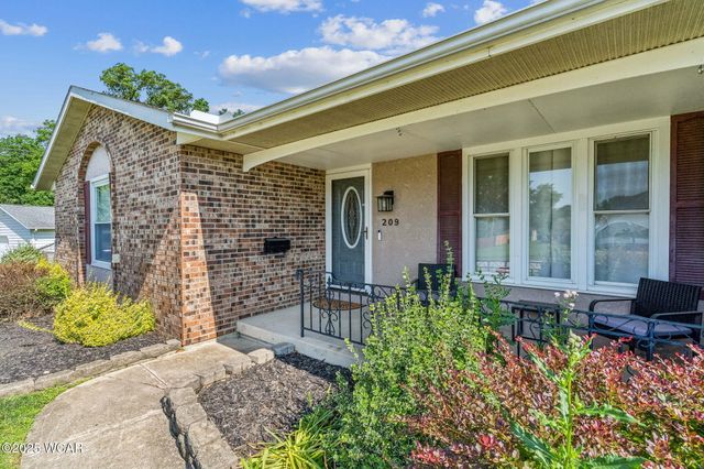 209 Barnsbury Drive, Lima, OH 45804