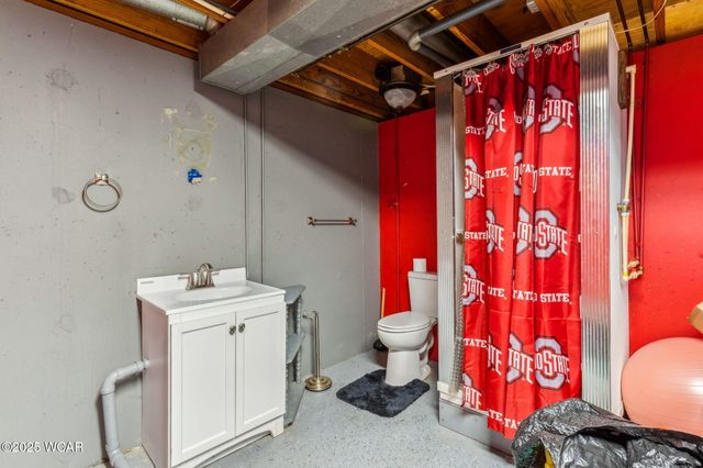 209 Barnsbury Drive, Lima, OH 45804
