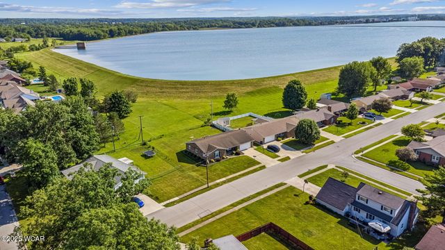 209 Barnsbury Drive, Lima, OH 45804