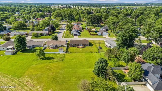 209 Barnsbury Drive, Lima, OH 45804