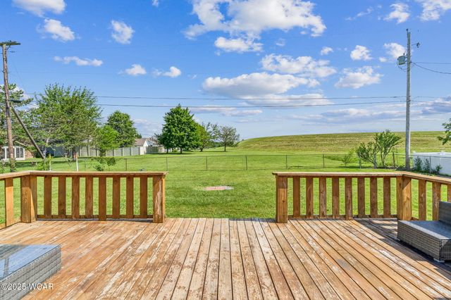 209 Barnsbury Drive, Lima, OH 45804