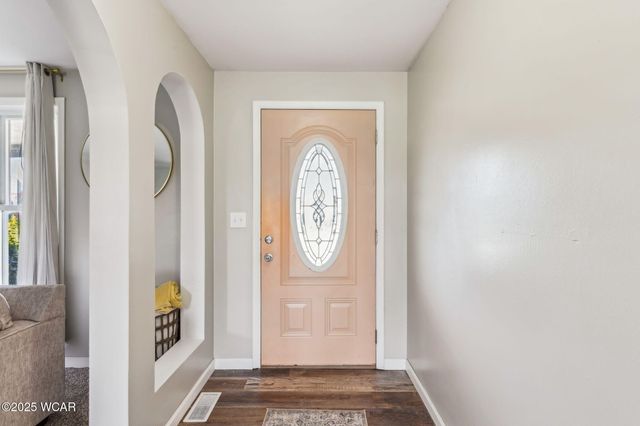 209 Barnsbury Drive, Lima, OH 45804