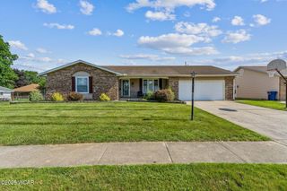 209 Barnsbury Drive, Lima, OH 45804