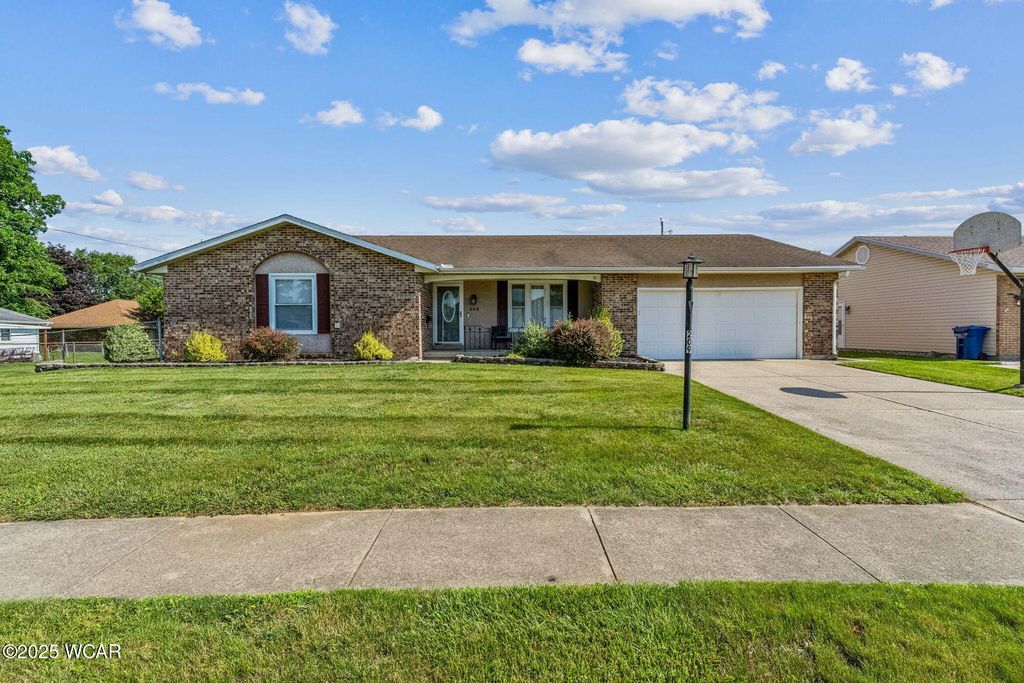 209 Barnsbury Drive, Lima, OH 45804