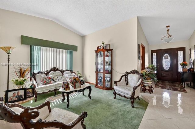 14313 SW 100th Ln, Miami, FL 33186