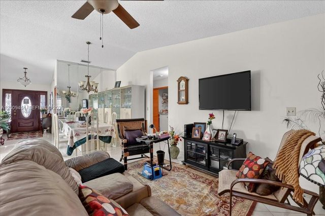 14313 SW 100th Ln, Miami, FL 33186