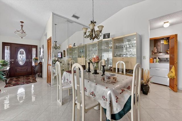 14313 SW 100th Ln, Miami, FL 33186