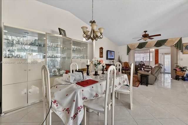 14313 SW 100th Ln, Miami, FL 33186