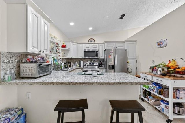 14313 SW 100th Ln, Miami, FL 33186