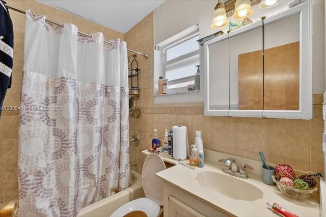 14313 SW 100th Ln, Miami, FL 33186