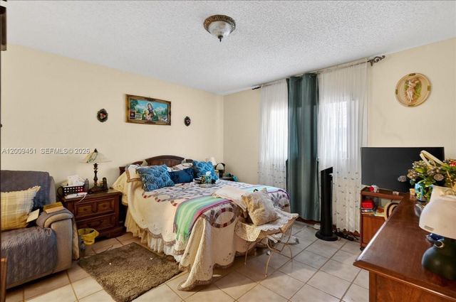 14313 SW 100th Ln, Miami, FL 33186