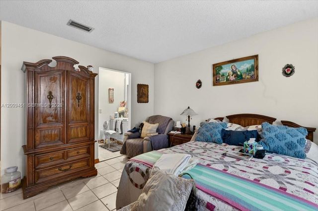 14313 SW 100th Ln, Miami, FL 33186