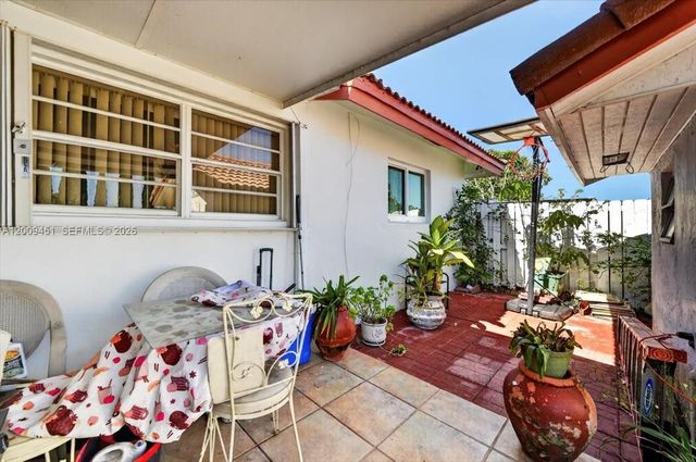 14313 SW 100th Ln, Miami, FL 33186