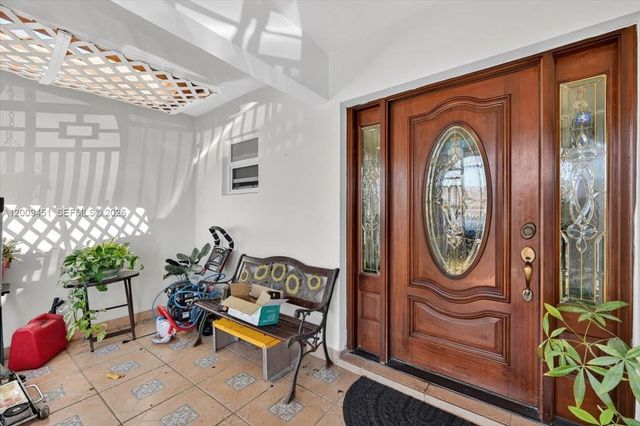 14313 SW 100th Ln, Miami, FL 33186