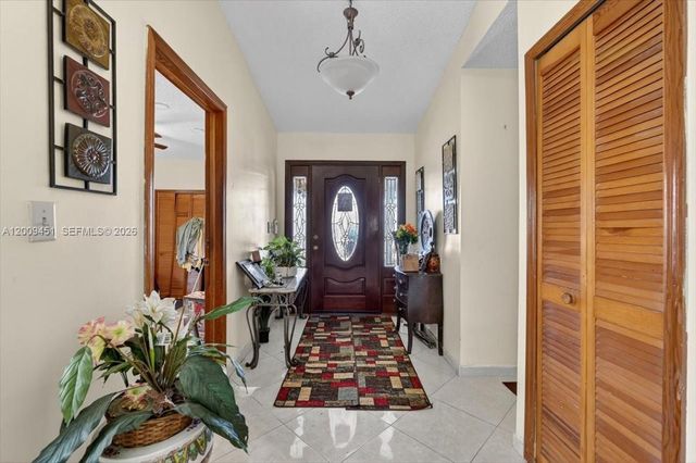 14313 SW 100th Ln, Miami, FL 33186