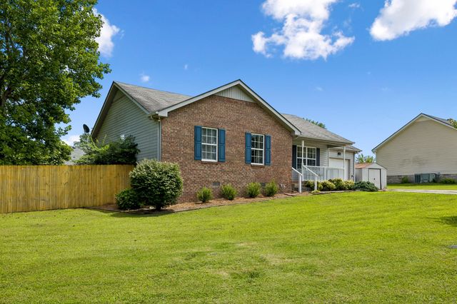 2029 Patricia Dr, Greenbrier, TN 37073
