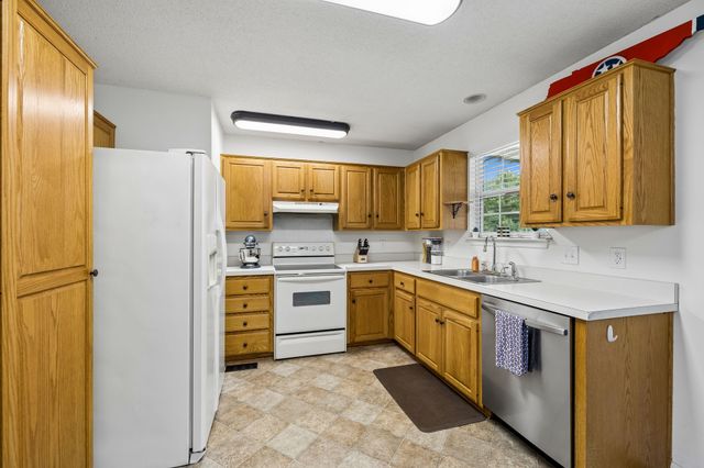 2029 Patricia Dr, Greenbrier, TN 37073