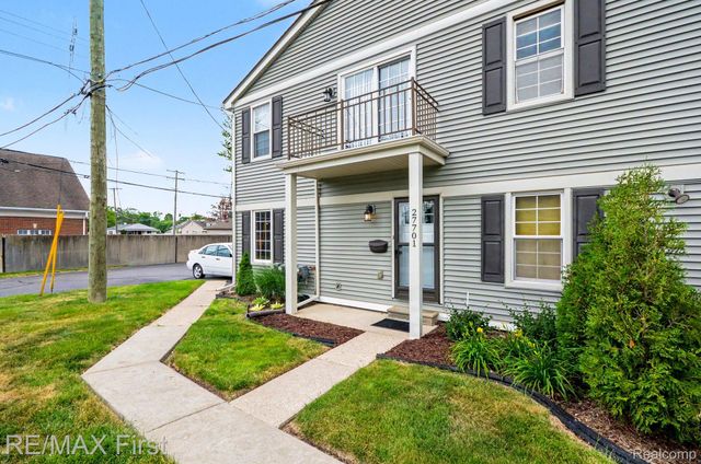 27701 Roy Street, St. Clair Shores, MI 48081