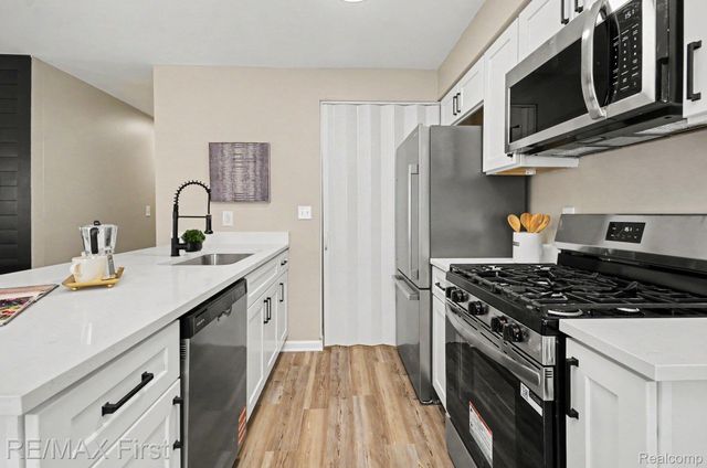 27701 Roy Street, St. Clair Shores, MI 48081